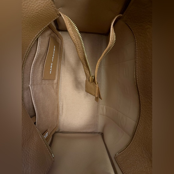 Authentic Marc Jacobs Leather Medium Argan Oil Tote - Picture 4 of 7